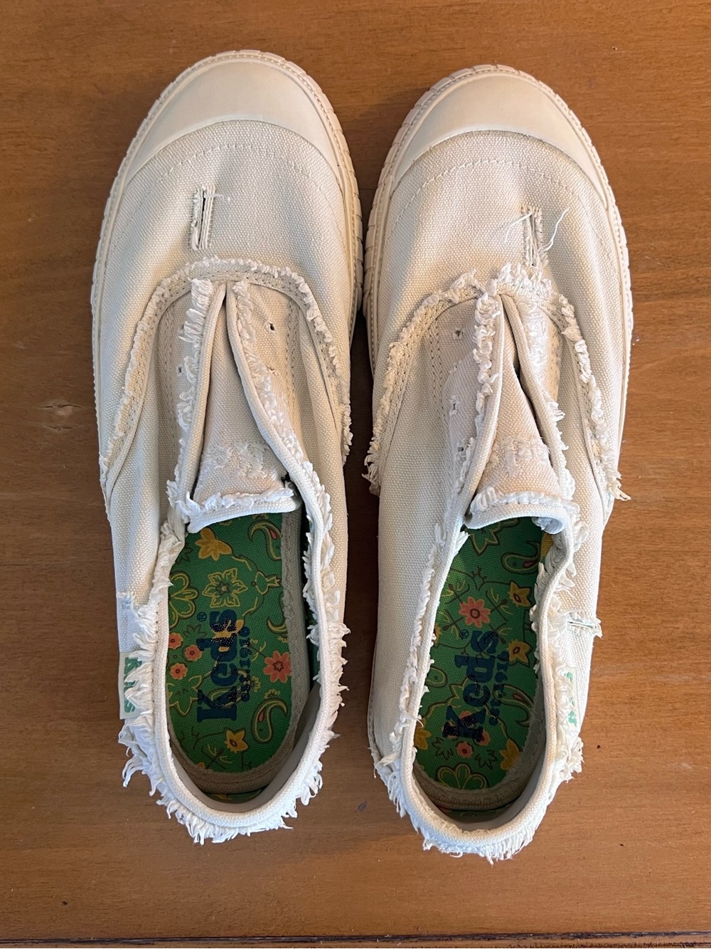 Keds Women’s Size 8 White Canvas Slip On Sneakers Floral Green Footbed Fringe